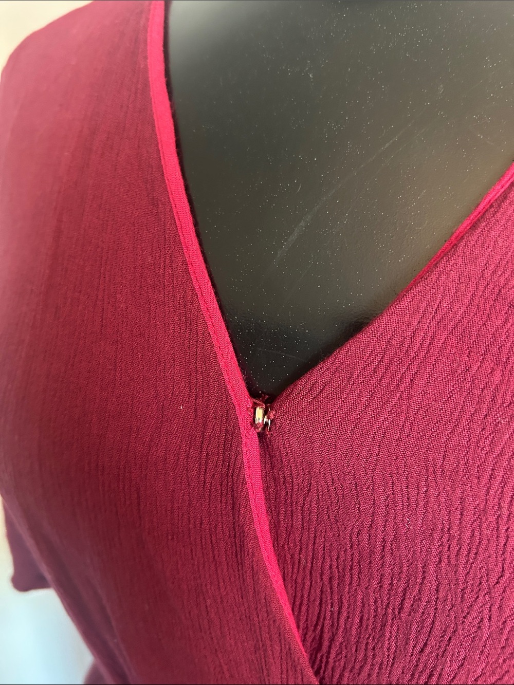 Flutter sleeve maxi dress in burgundy soft crinkle viscose, sz M EUC - Picture 3 of 6